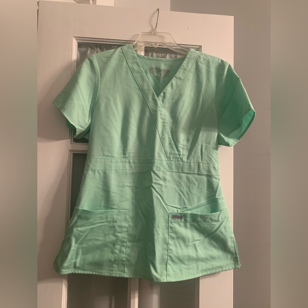 Scrub top